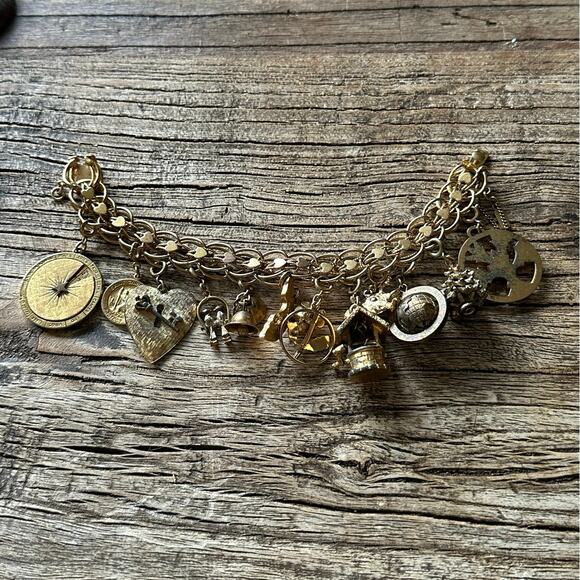 Vintage Monet Charm Bracelet Double Link Gold plated 12 Charms 7.5” - Picture 2 of 16